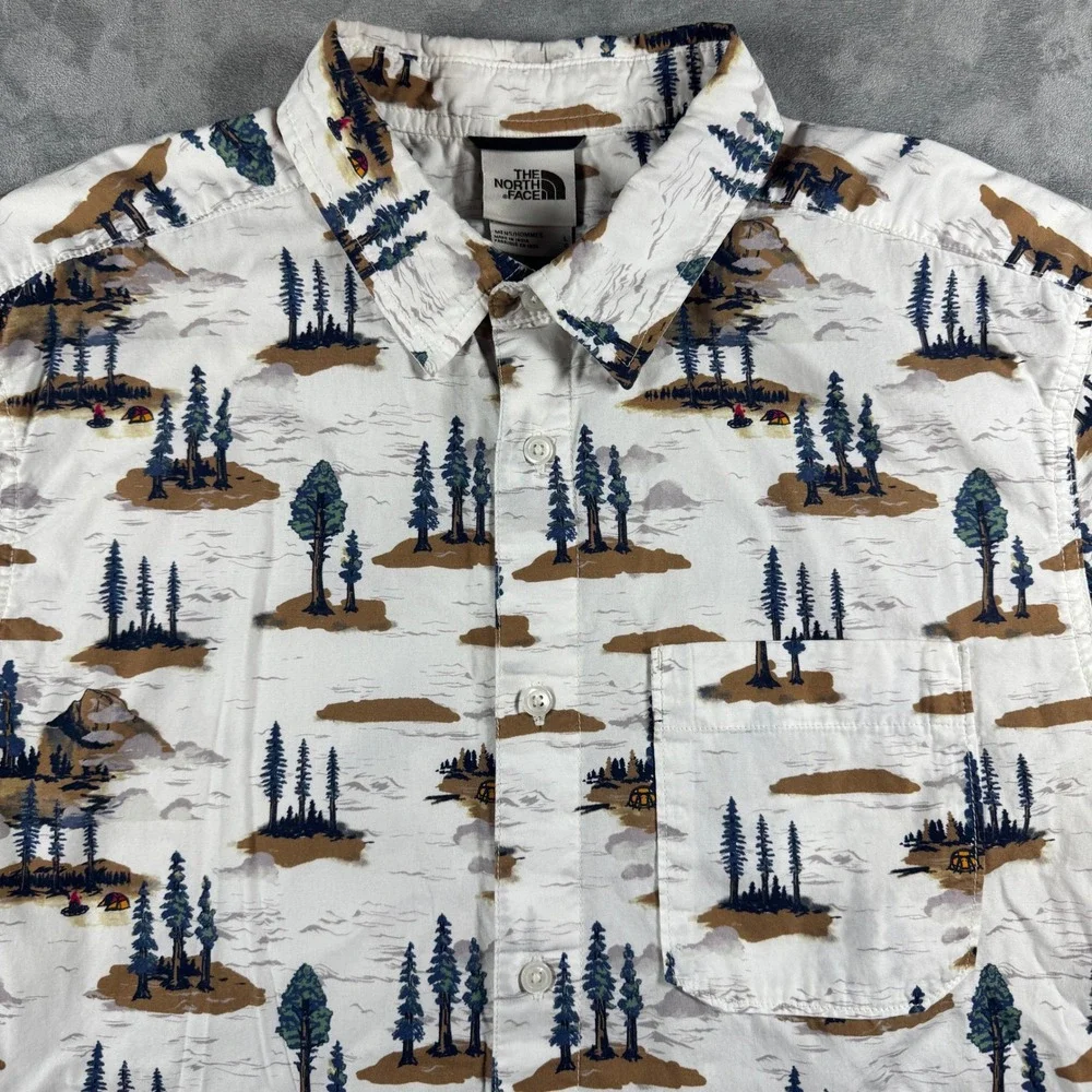The North Face Mens Large Camping Forest Print Short Sleeve Button Down Shirt